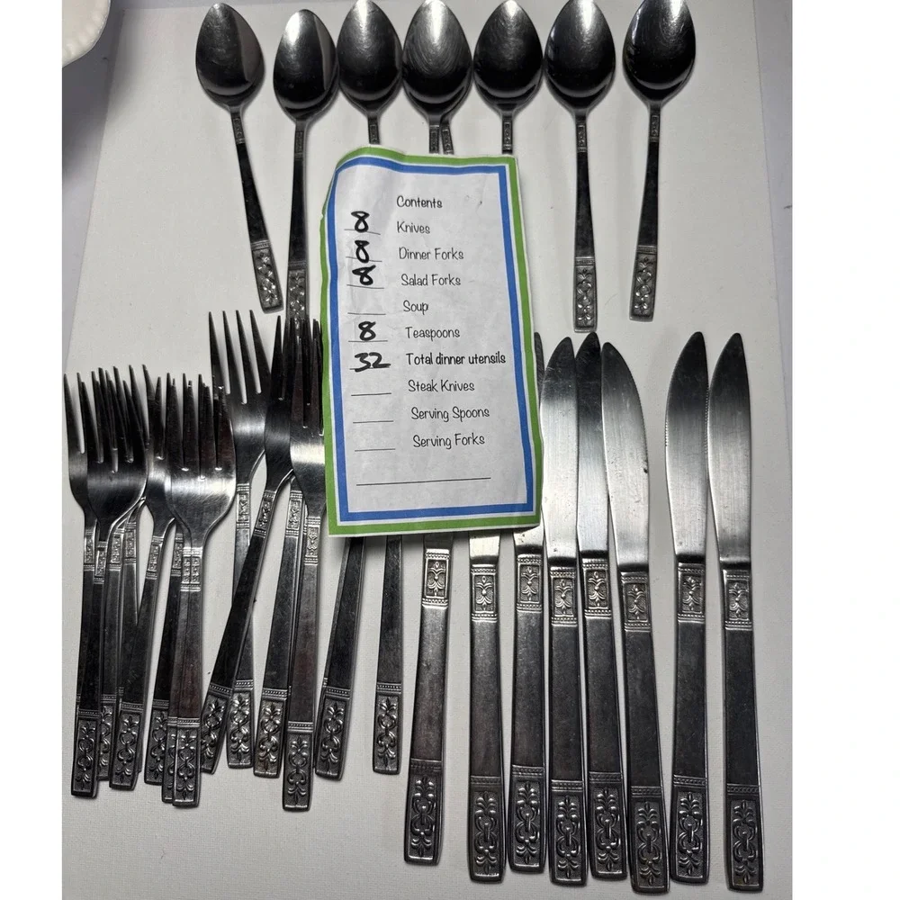 Customcraft Flatware Set 32pc Service for 8 Silver Good Scroll Pattern Taiwan